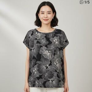 Loft Black and Gray Floral Top. Keyhole drop back. Size Medium